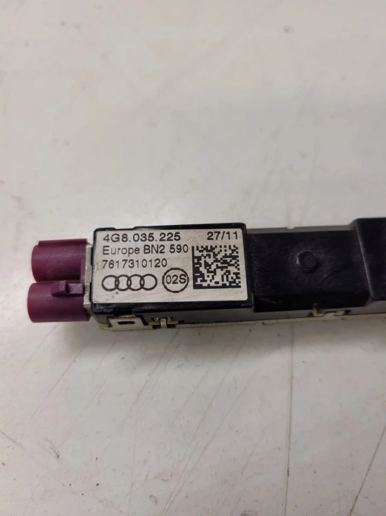 WZMACNIACZ ANTENOWY AUDI A6 C7 A7 4G8035225