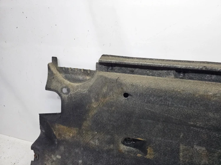 OSŁONA PODWOZIA ŚRODKOWA PRAWA DUŻA AUDI Q3 8U 8U0825208 1/26