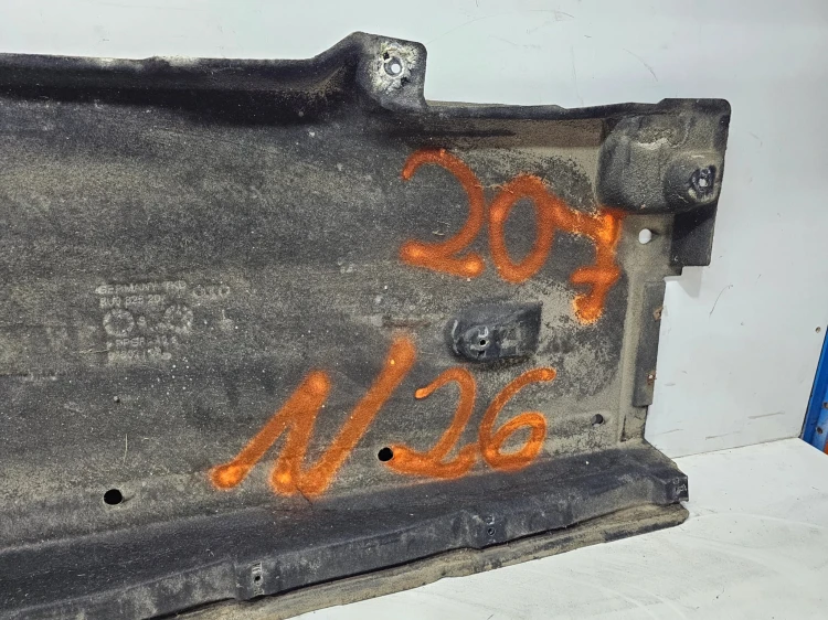OSŁONA PODWOZIA ŚRODKOWA PRAWA DUŻA AUDI Q3 8U 8U0825208 1/26