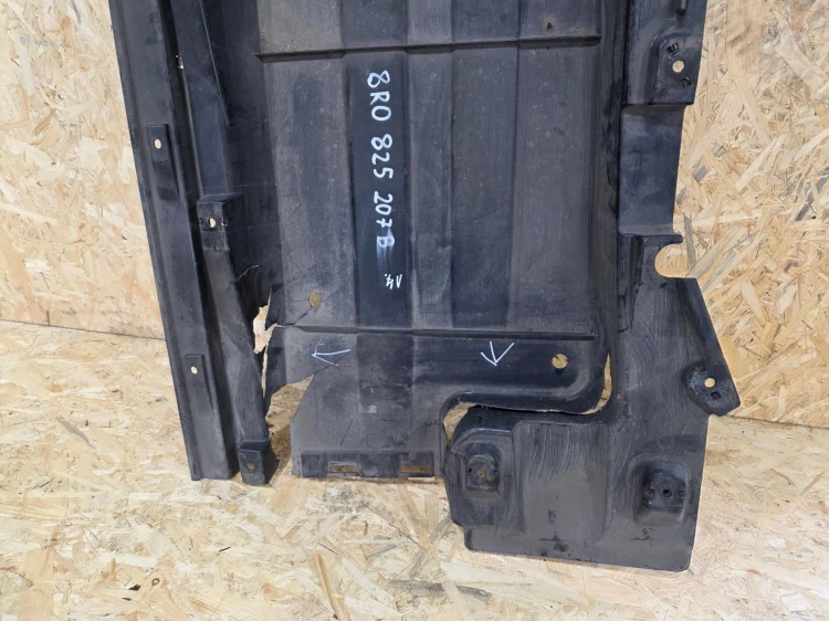 OSŁONA PŁYTA PODWOZIA LEWA DUŻA AUDI Q5 8R LIFT 8R0825207B ORYGINAŁ *17*