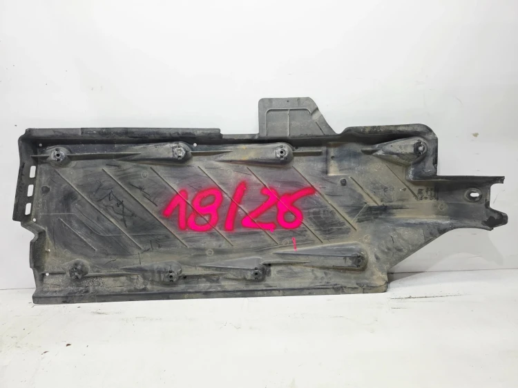 OSŁONA PŁYTA PODWOZIA PRAWA DUŻA AUDI A1 8X VOLKSWAGEN SEAT 6R0825202 18/26