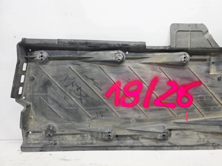OSŁONA PŁYTA PODWOZIA PRAWA DUŻA AUDI A1 8X VOLKSWAGEN SEAT 6R0825202 18/26