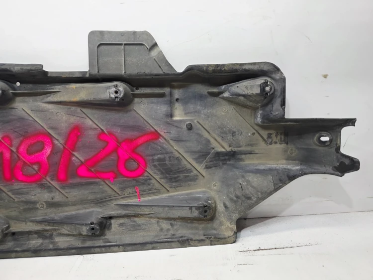 OSŁONA PŁYTA PODWOZIA PRAWA DUŻA AUDI A1 8X VOLKSWAGEN SEAT 6R0825202 18/26