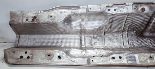 OSŁONA TERMICZNA TUNELU PODWOZIA AUDI Q3 8U 5N0825661B
