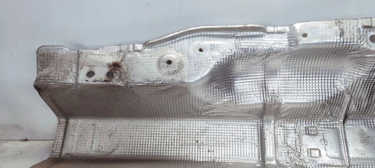 OSŁONA TERMICZNA TUNELU PODWOZIA AUDI Q3 8U 5N0825661B