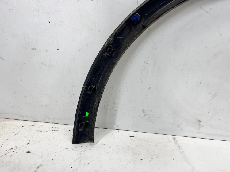 LISTWA Z BŁOTNIKA NAKŁADKA LEWY TYŁ AUDI Q4 E-TRON 89A853817E