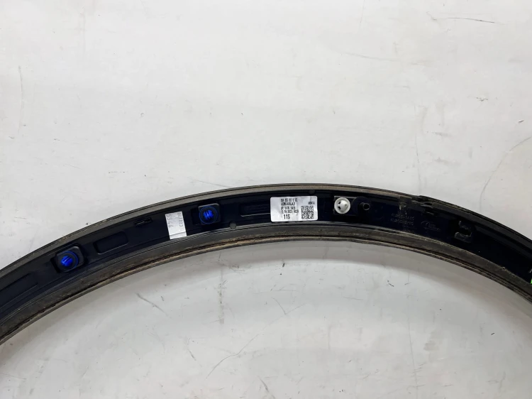 LISTWA Z BŁOTNIKA NAKŁADKA LEWY TYŁ AUDI Q4 E-TRON 89A853817E