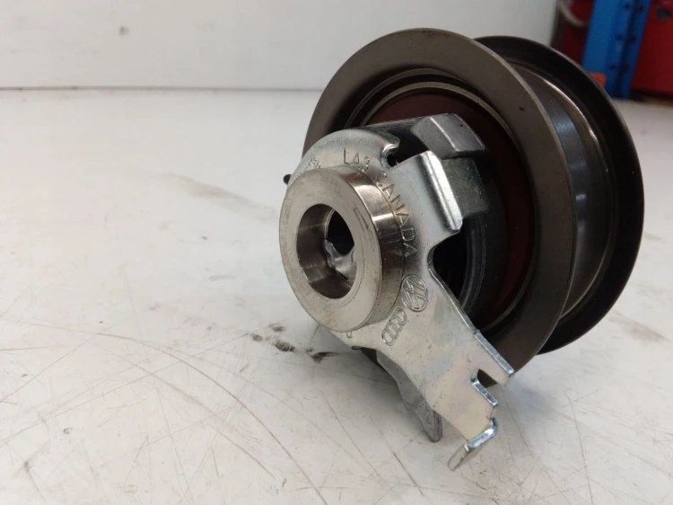 ROLKA NAPINACZ PASKA ROZRZĄDU AUDI VW 04E109479A