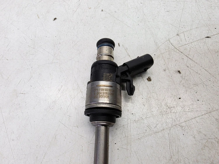 WTRYSKIWACZ WTRYSK PALIWA AUDI VOLKSWAGEN SEAT 2.0 TFSI TSI 06K906036F