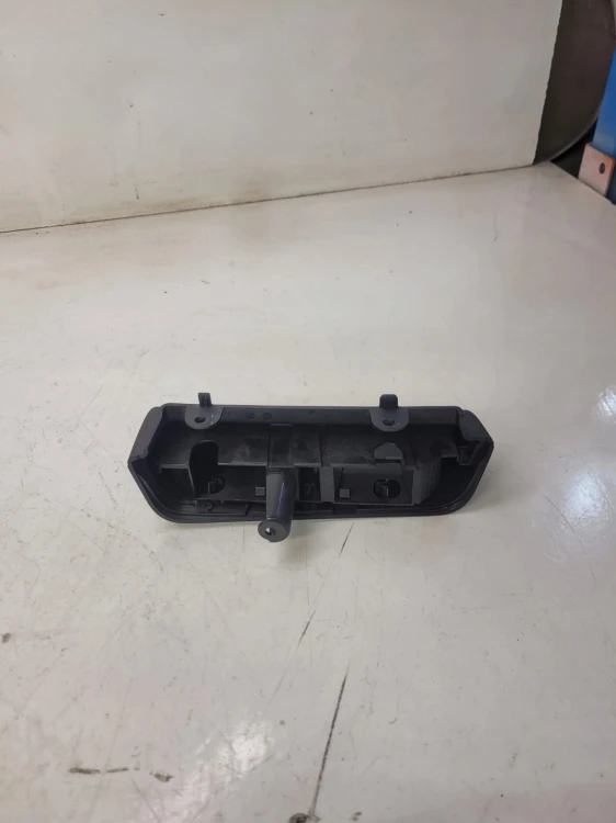 RAMKA PANELU KONSOLI AUDI 1 8X 8X1857851