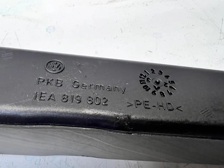 KANAŁ POWIETRZNY PRAWY AUDI Q4 E-TRON 1EA819802