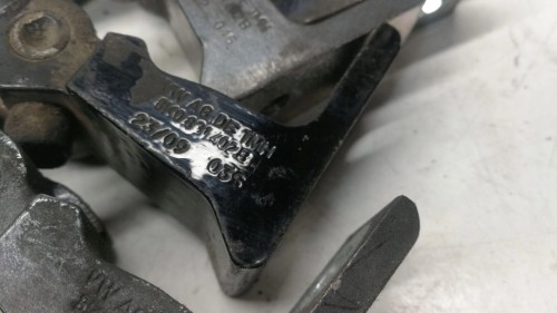 ZAWIAS DRZWI PRAWY AUDI A4 B8 A5 8T Q5 8K0831402B