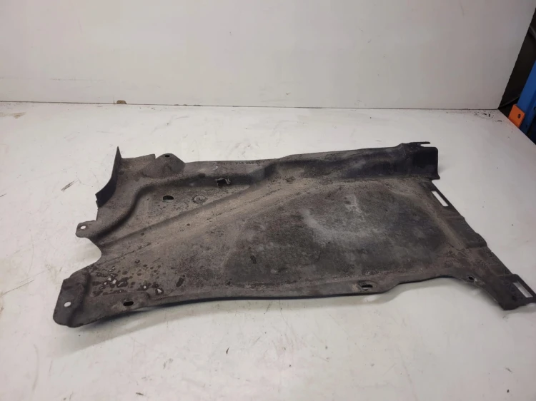 OSŁONA PODWOZIA LEWY TYŁ AUDI A6 C7 4G0825215E *3*