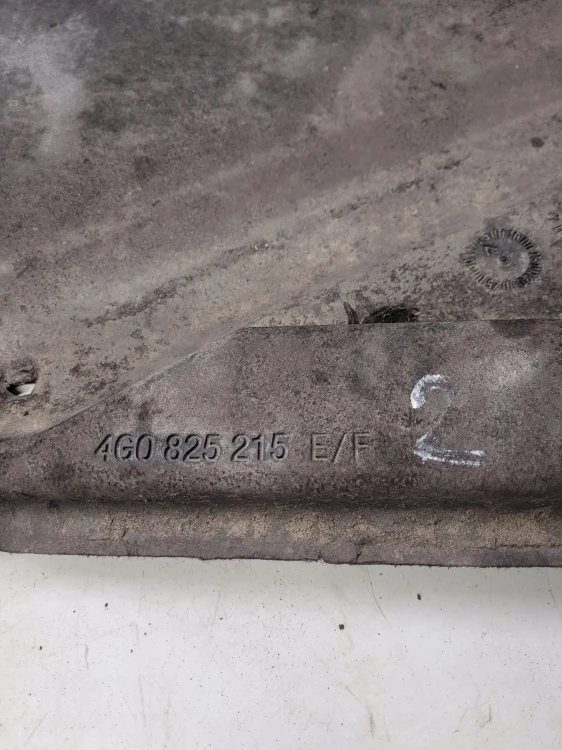 OSŁONA PODWOZIA LEWY TYŁ AUDI A6 C7 4G0825215E *3*