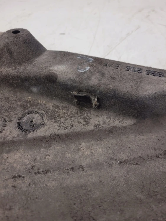 OSŁONA PODWOZIA LEWY TYŁ AUDI A6 C7 4G0825215E *3*