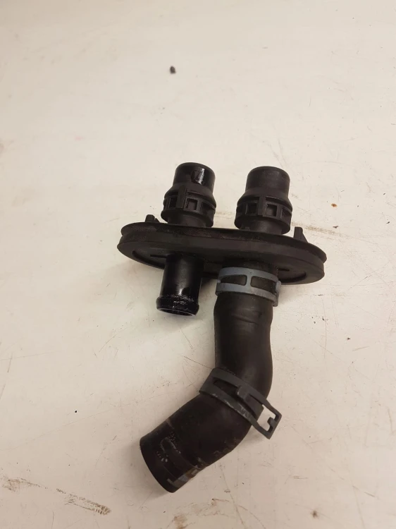 RURA WĄŻ KRÓCIEC WODY AUDI A4 B8 A5 8K0122327EK