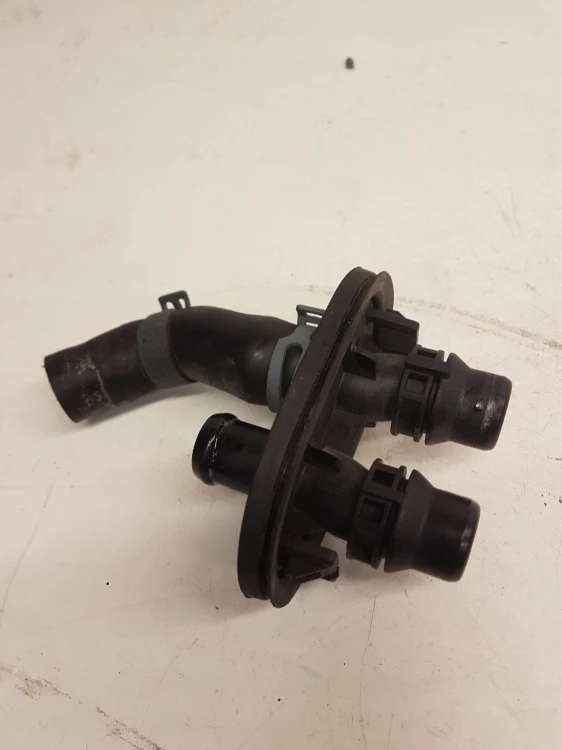 RURA WĄŻ KRÓCIEC WODY AUDI A4 B8 A5 8K0122327EK