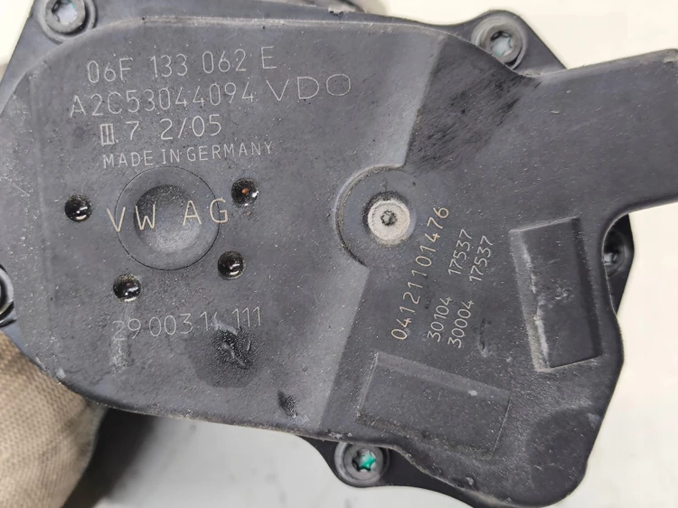 PRZEPUSTNICA AUDI VW SEAT SKODA 1.8 2.0 TFSI TSI 06F133062E ORYGINAŁ !!!