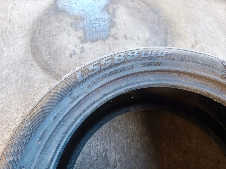OPONA LATO LANDSAIL LS588 UHP 225/50R17 98W 44/20 7MM