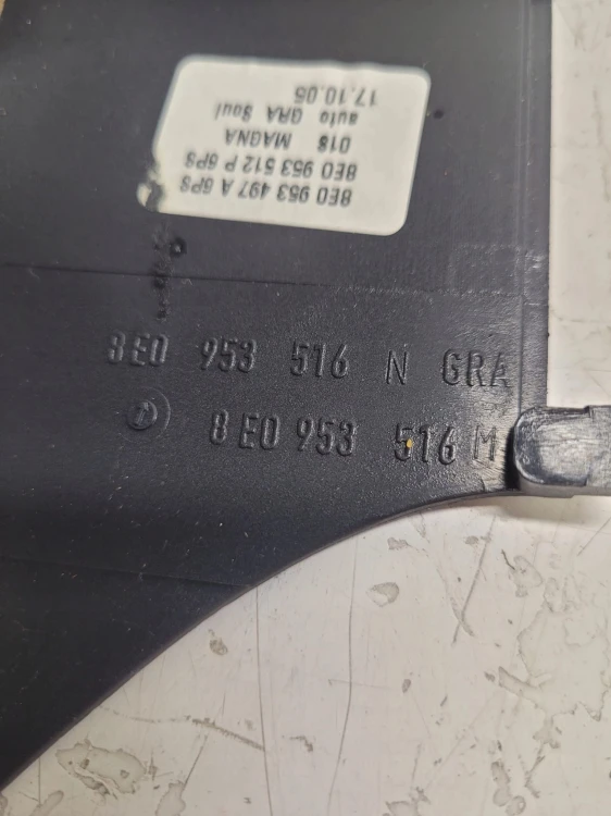 OSŁONA KOLUMNY POD TEMPO AUDI A4 B6 B7 8E0953516N