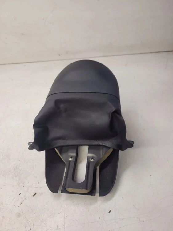 OSŁONA KOLUMNY POD TEMPO AUDI A4 B6 B7 8E0953516N