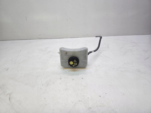 ZBIORNICZEK PŁYNU HAMULCOWEGO AUDI Q7 A4 B9 A5 8W0611301