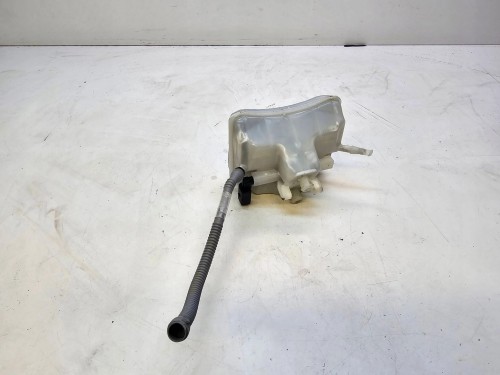 ZBIORNICZEK PŁYNU HAMULCOWEGO AUDI Q7 A4 B9 A5 8W0611301
