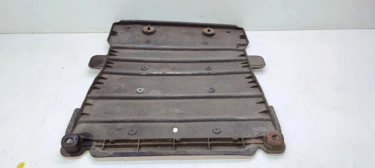 OSŁONA PŁYTA PODWOZIA AUDI A3 8V VOLKSWAGEN SEAT SKODA 5Q0825230H