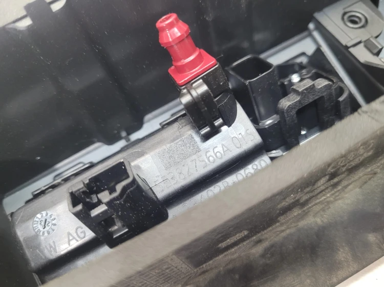 KAMERA COFANIA TYŁ AUDI Q4 E-TRON VW 4K8827574 5E3827566A
