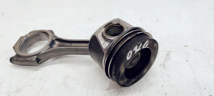 TŁOK + KORBOWÓD AUDI VW 2.0 TDI CAG CBA 03LG 038J