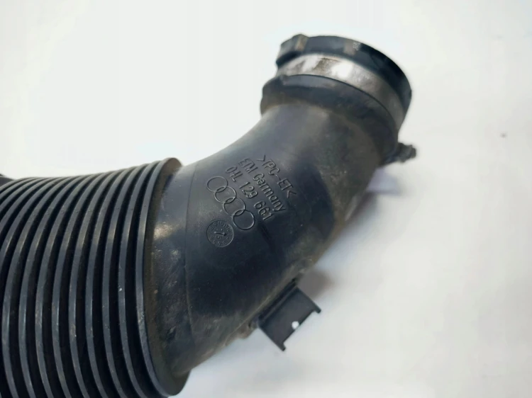 WĄŻ PRZEWÓD DOLOT POWIETRZA AUDI A4 B8 A5 8T LIFT 2.0 TDI 04L129661