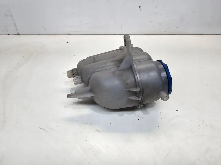 ZBIORNIK WYRÓWNAWCZY AUDI A4 B9 A5 8W 8W0121405E