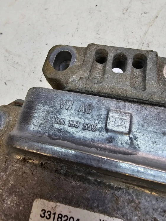 ŁAPA PODUSZKA SKRZYNI AUDI VW SEAT 1.6 MPI 1K0199555BA