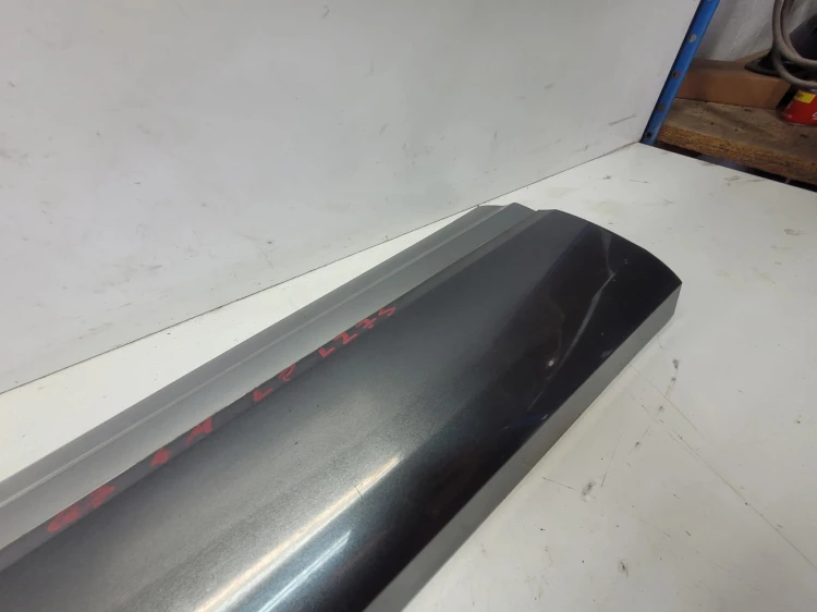 LISTWA DOLNA DRZWI LEWY PRZÓD AUDI Q7 4M 4M0853959B LZ7S