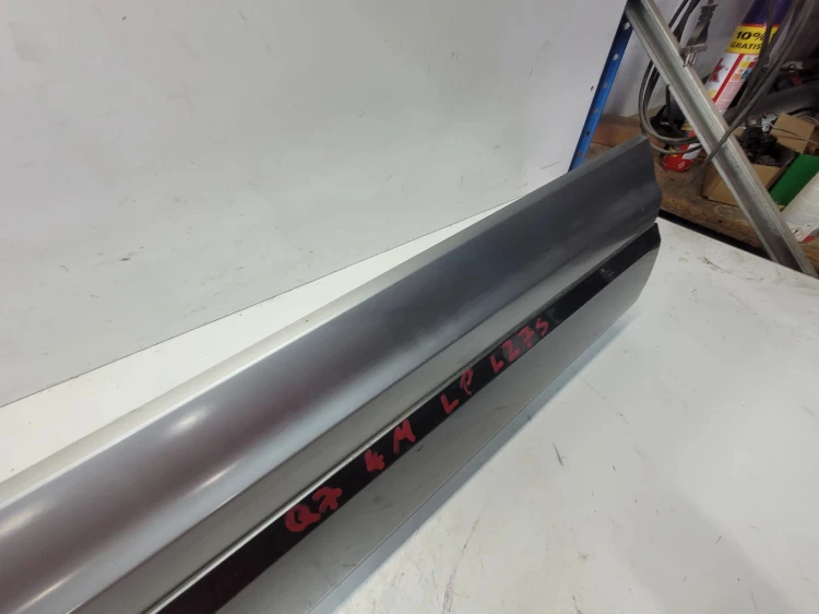 LISTWA DOLNA DRZWI LEWY PRZÓD AUDI Q7 4M 4M0853959B LZ7S