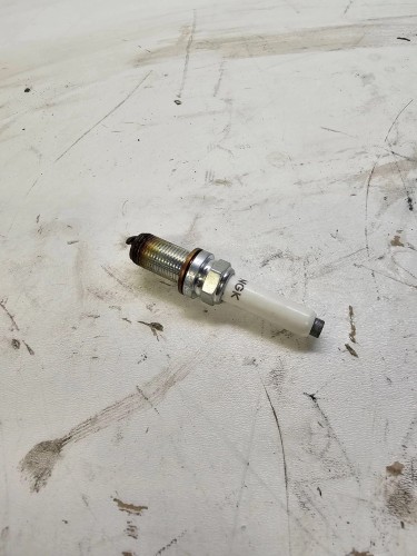 ŚWIECA ZAPŁONOWA AUDI VOLKSWAGEN SEAT SKODA 06Q905601E ORYGINAŁ