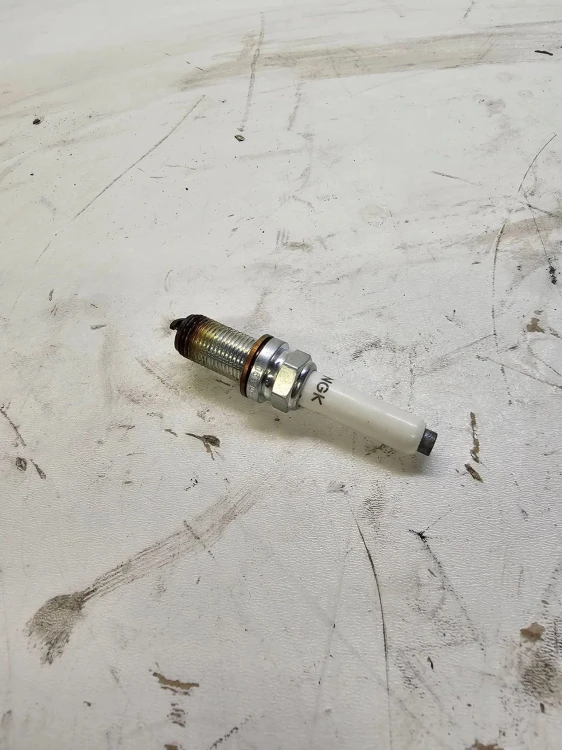 ŚWIECA ZAPŁONOWA AUDI VOLKSWAGEN SEAT SKODA 06Q905601E ORYGINAŁ