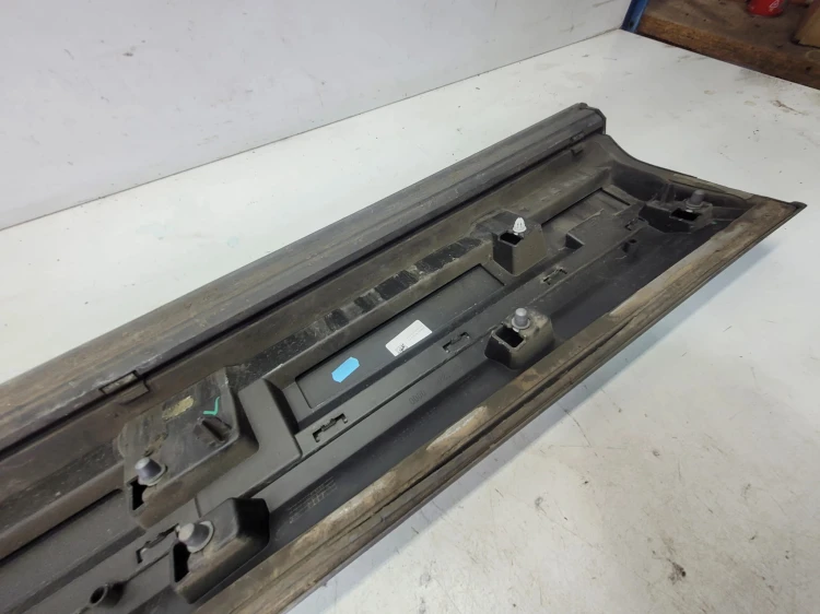LISTWA DOLNA DRZWI LEWY PRZÓD AUDI Q7 4M 4M0853959B LZ7S
