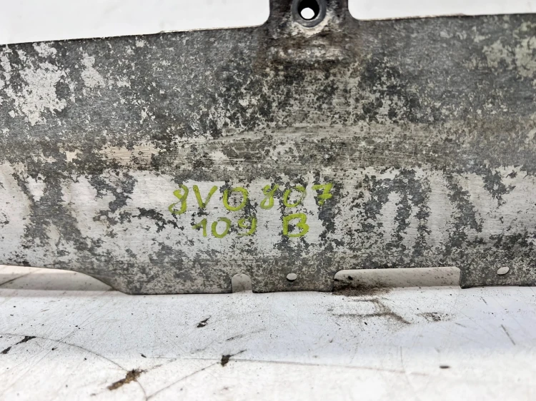 BELKA POD ZDERZAK PRZÓD AUDI A3 8V 8V0807109B