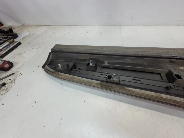 LISTWA DOLNA DRZWI LEWY PRZÓD AUDI Q7 4M 4M0853959B LZ7S