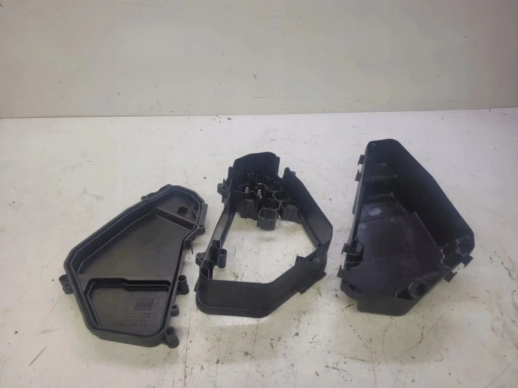 SKRZYNKA BEZPIECZNIKÓW AUDI Q7 4L 7L0907355A
