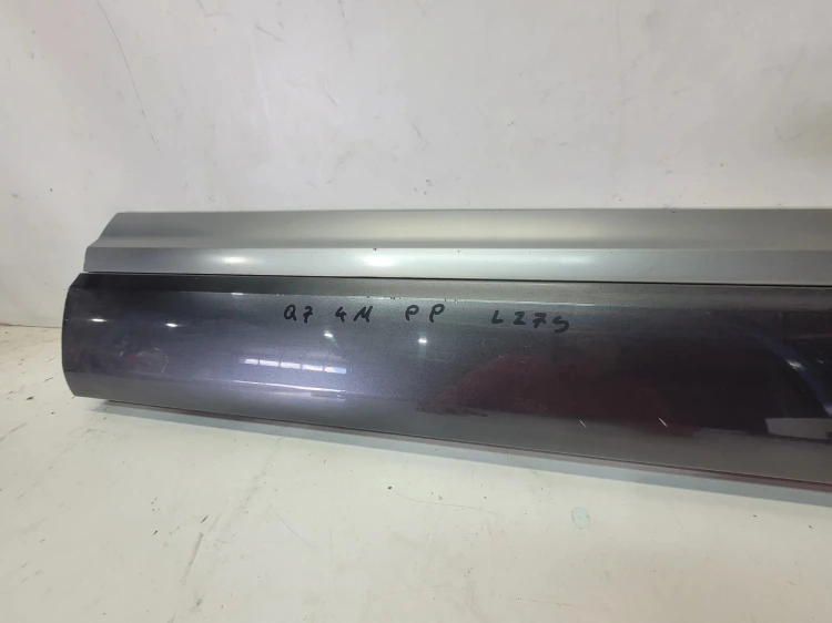 LISTWA DOLNA DRZWI PRAWY PRZÓD AUDI Q7 4M 4M0853960B LZ7S