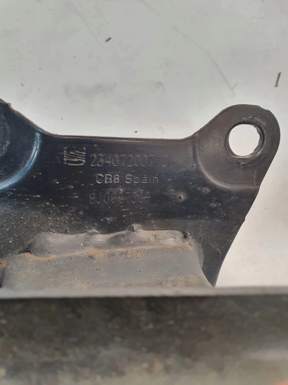 BELKA POD ZDERZAK TYŁ AUDI TT 8J 8J0807309
