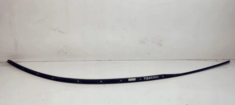 LISTWA MAT LEWA KAROSERYJNA AUDI TT 8J8853703