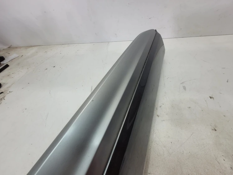 LISTWA DOLNA DRZWI PRAWY PRZÓD AUDI Q7 4M 4M0853960B LZ7S