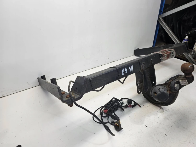 HAK HOLOWNICZY ODKRĘCANY AUDI A4 B8 A5 8T WITTER TOWBAR SYSTEM