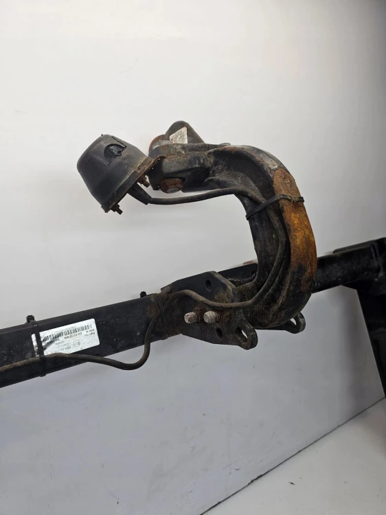 HAK HOLOWNICZY ODKRĘCANY AUDI A4 B8 A5 8T WITTER TOWBAR SYSTEM