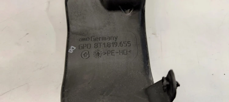 KANAŁ POWIETRZNY TUNEL LEWY AUDI A4 A5 8T1819655
