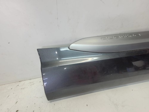 LISTWA DOLNA DRZWI PRAWY TYŁ AUDI Q7 4M 4M0853970B LZ7S