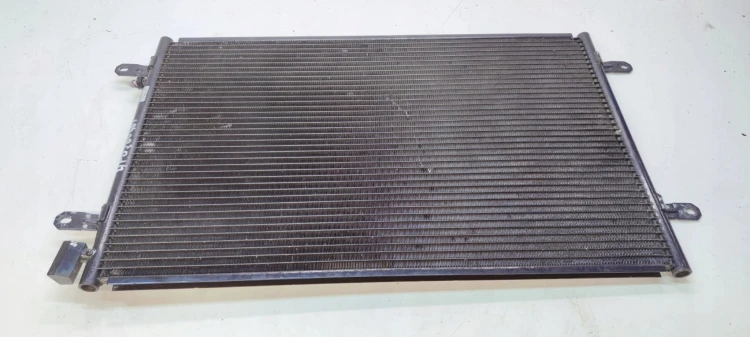 CHŁODNICA KLIMATYZACJI AUDI A6 C6 4F0260401